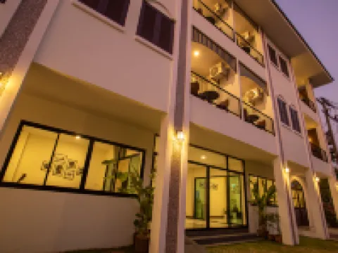 Khampare Chiang Mai Hotel Hotels near Hmong Doi Pui Village