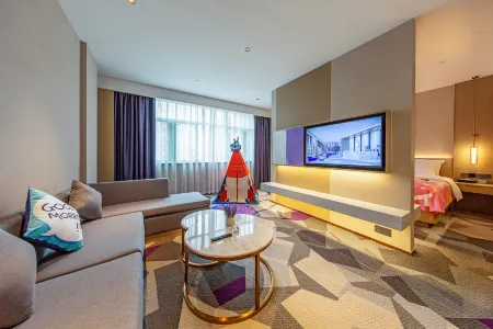 Lavande Hotel(Xiamen Airport Wuyuanwan Metro Station)
