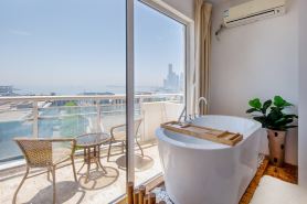 Floral Hotel·Qiyue Hotel (Qingdao Olympic Sailing Center May 4th Plaza store)