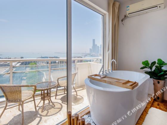 Floral Hotel·Qiyue Hotel (Qingdao Olympic Sailing Center May 4th Plaza store)