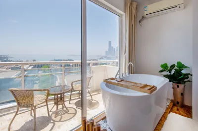 Floral Hotel·Qiyue B & B (Qingdao Olympic Sailing Center May 4th Plaza store) Hotels in Qingdao