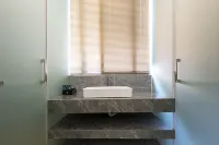 BK Shengsi International Hotel (Hailuogou Moxi Ancient Town)