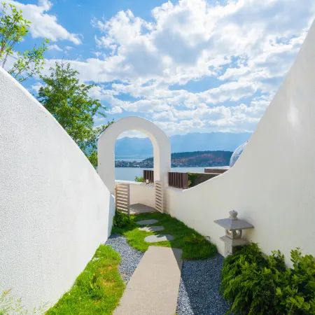 Santorini Cloud National Tide Sea View Resort Dali