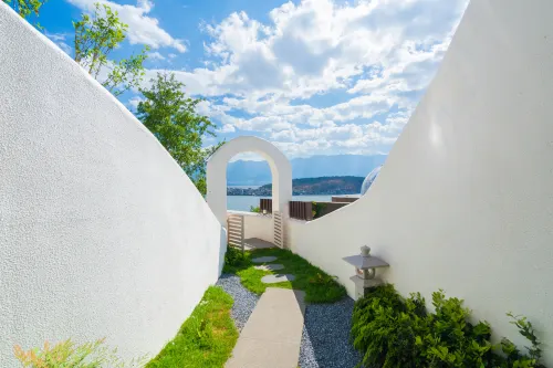 Santorini Cloud National Tide Sea View Resort Dali