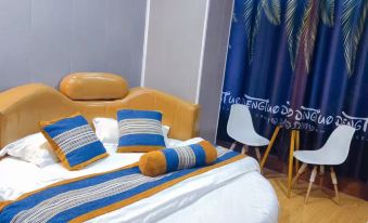 Yongcheng Lily Theme Hotel