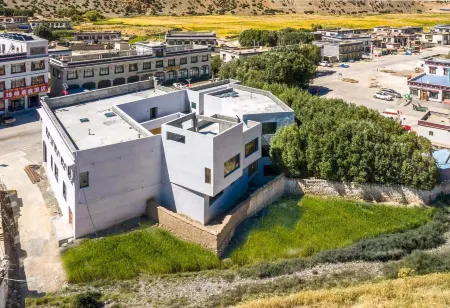 Jishan Jishe (Zhumeng Base Camp) Отели рядом с достопримечательностью «Rongbuk Monastery»