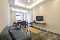Riverside Apartment (Gold Coast Branch) Hotels near Xiayong