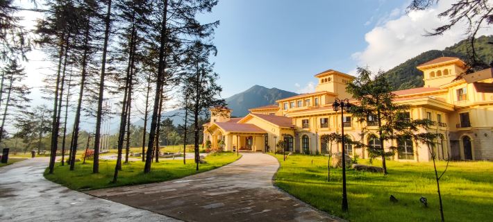 Howard Johnson Forest Resort Yaan Hotels in Shimian