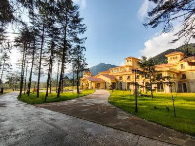 Howard Johnson Forest Resort Yaan Hotels in Shimian