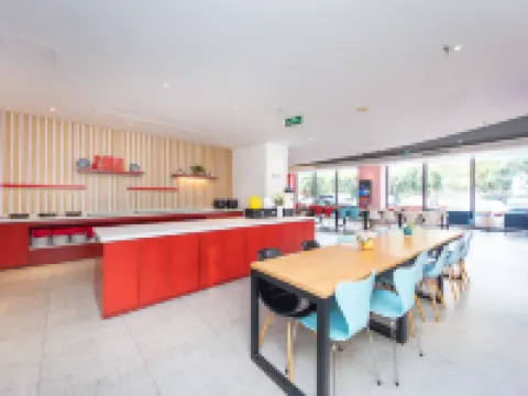 Ibis Hotel (Shanghai New International Expo Center FangDian Road Subway Station) Hotels in Shanghai