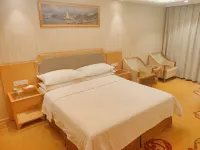 Dongming Qixin Hotel