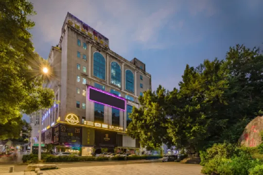 Enze Hotel (Fuzhou Sanfang Qixiang Wuyi North Road Branch) Hotels near Wuyi Square