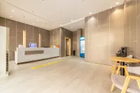 贑州悅享生活テーマホテル（江南宋城步步高新天地） 南科技学院周辺のホテル