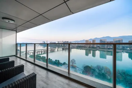 Sapphire Mansion Homestay Отели рядом с достопримечательностью «Tonglu Gymnasium (Dalian Road)»