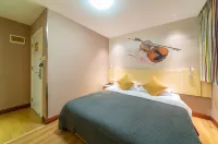 YueFeng Hotel(Gaozhou Gaoliang West Road)