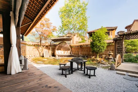Dahuashuiwan Mishang Miya Villa Отели рядом с достопримечательностью «Huashuiwan First Village Hot Spring Hotel»
