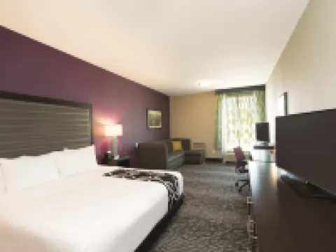 La Quinta Inn & Suites by Wyndham Memphis Downtown メンフィスのホテル