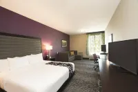 La Quinta Inn & Suites by Wyndham Memphis Downtown