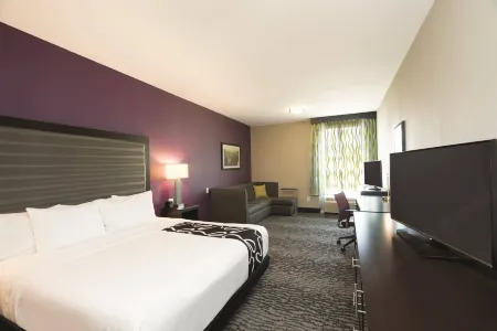 La Quinta Inn & Suites by Wyndham Memphis Downtown