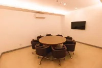 Wow Budget Hotel Cubao - Business