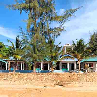 Asante Sana Beach Cottages Hotel Exterior