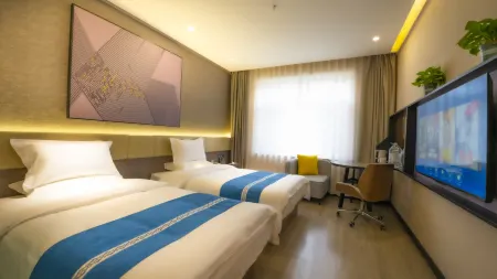 Tianzhu Jinrongyuan Hotel (Wuwei Tianzhu Huazang Plaza) Отели рядом со станцией Tianzhu Railway Station