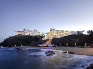 Sun Cruise Resort and Yacht