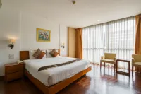 Lantana Resort Hotel Bangkok Hotels near MRT-Sutthisan