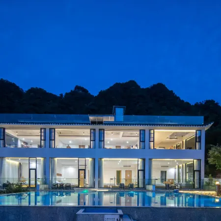 Avatar Mountain Resort—Mountain View | Swimming Pool | Free Station Pick-up | Western Cuisine