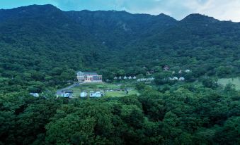 Zhoushan Zhenlong Qingshizi Holiday Manor