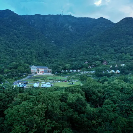 Zhoushan Zhenlong Qingshizi Holiday Manor