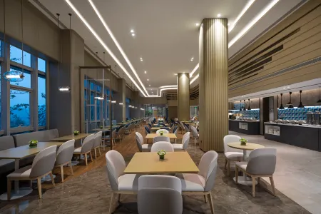 Holiday Inn Express Yibin Hotel by IHG Отели рядом с достопримечательностью «Li Zhuang Lv You»