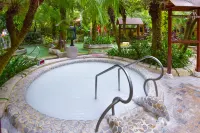 CLOUD NINE HOT SPRING WHISKEY HOTEL - Romantische