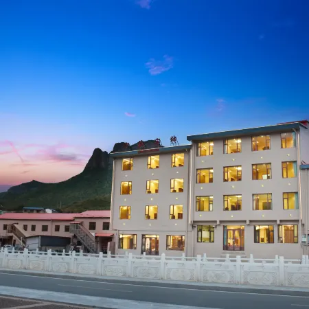 Luqulangmusi Zhongyuan Holiday Hotel