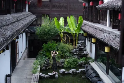Shaoxing Taimen Homestay (Lu Xun Hometown Cangqiao Straight Street Shop)