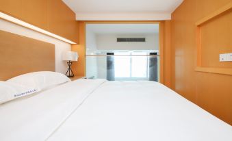 Westin Designer E-sports Apartment