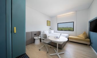 GO Hotel Bowin at Robinson Lifestyle Bowin
