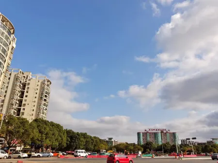 Gongqingcheng Jiangsheng Business Hotel