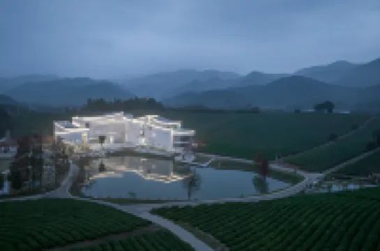 Weichi Sakura Valley Resort