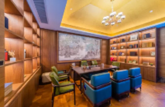 Yulin Jolie Vue Bontique Hotel（Kra Bay and Garden Expo Garden）