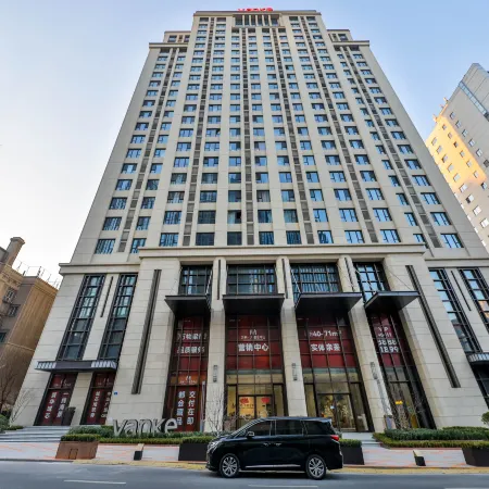 Leon·Leju City Hotel (Dalian Station Zhongshan Square Subway Station)