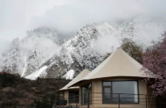 雨崩藏半山ZGlamping野奢帳篷
