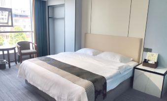 Tongcheng Qitian Business Hotel