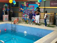 Hogis Luxury Suites - Pools