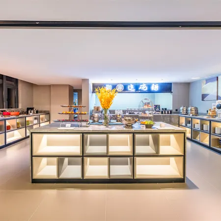 Homeinn Selected Hotel (Zhaotong Zhenxiong Yilian International Trade City)