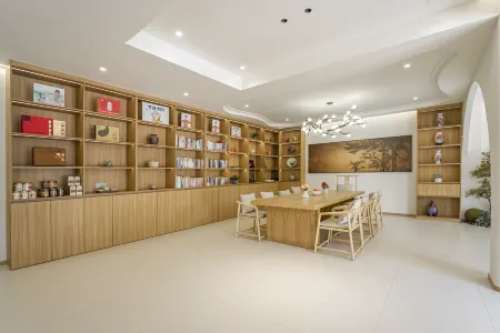 Hanhuhu Intangible Cultural Heritage Homestay Отели рядом с достопримечательностью «Longtangou Scenic Area»