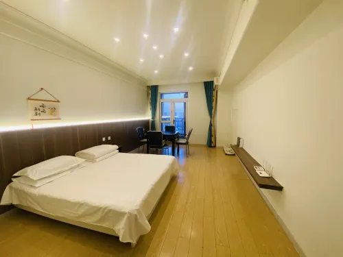 Happy Hour Seaview Apartment (Bayuquan Hongji Branch) - 2성급
