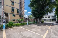 Licheng Langyu Hotel (Qingtang Avenue, Sihui, Zhaoqing) - parking