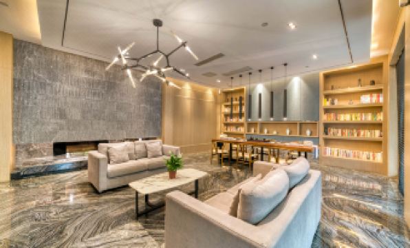 Newman City Hotel (Huzhou Yishang Street)