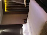信丰康莱博国际酒店 - 高级大床房